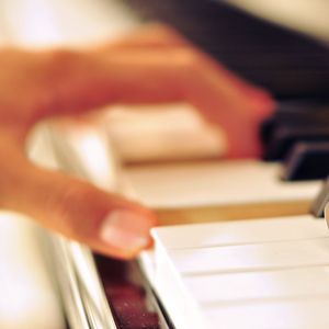 人妻丰满熟妇av滝川恵理
